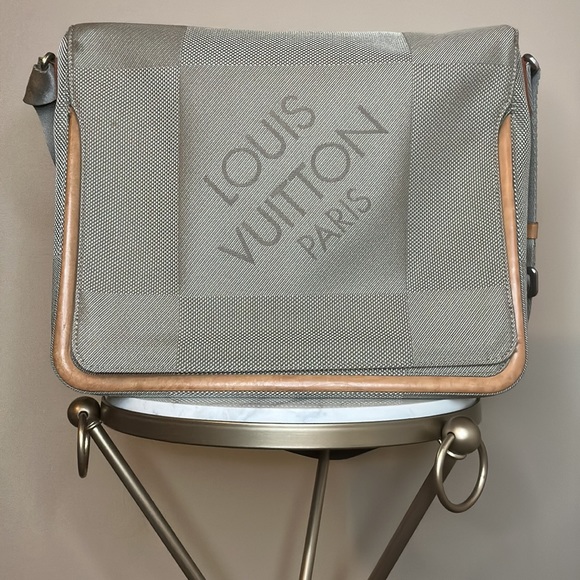 Louis Vuitton Large Messager Sable - Picture 2 of 15